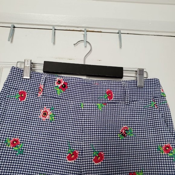 Jules & Leopold Gingham Pull On Capri Pants with Flowers - Picture 3 of 8